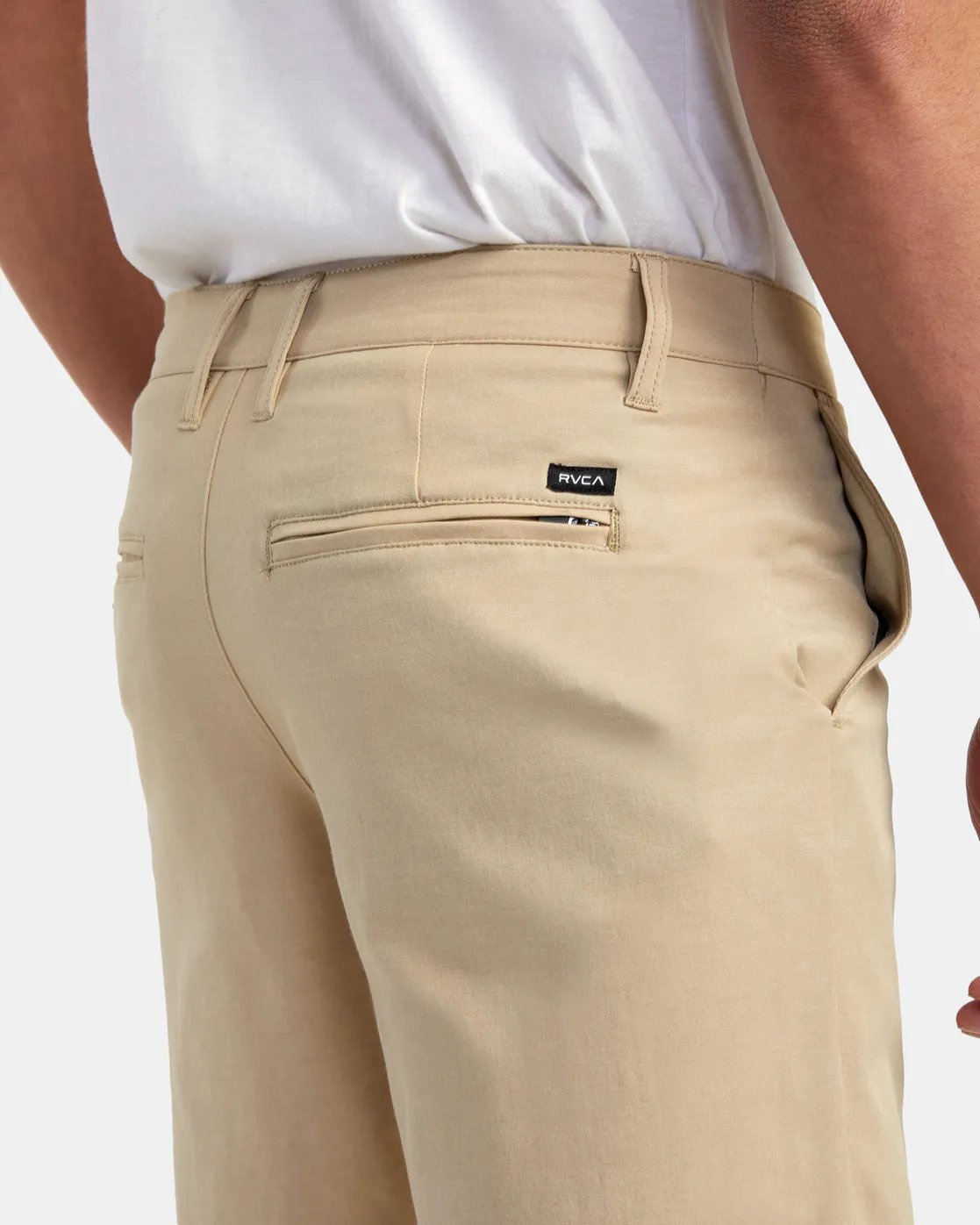 Back In Hybrid Shorts 19" - Khaki