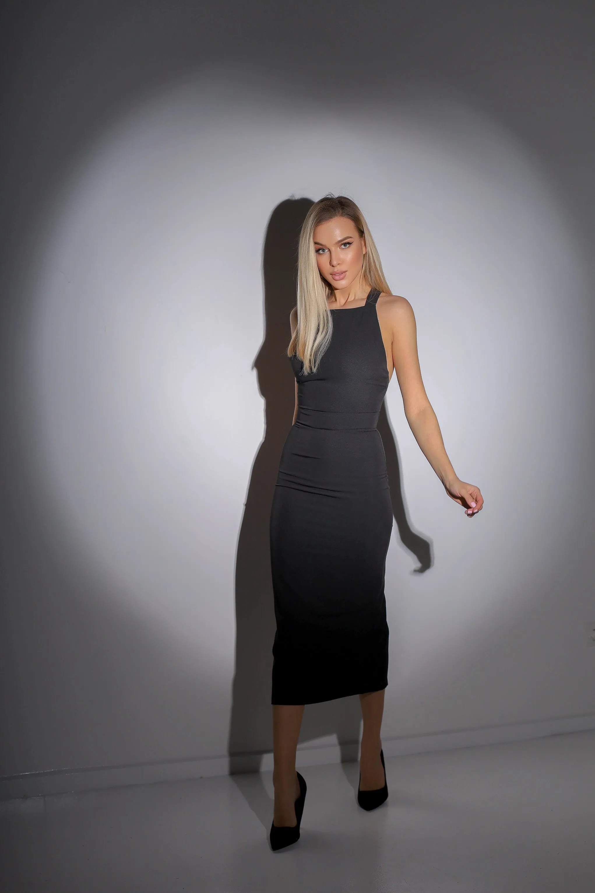 Black Pencil Backless Midi Dress