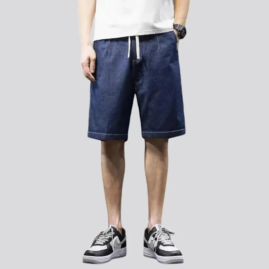 Dark-wash casual men's denim shorts