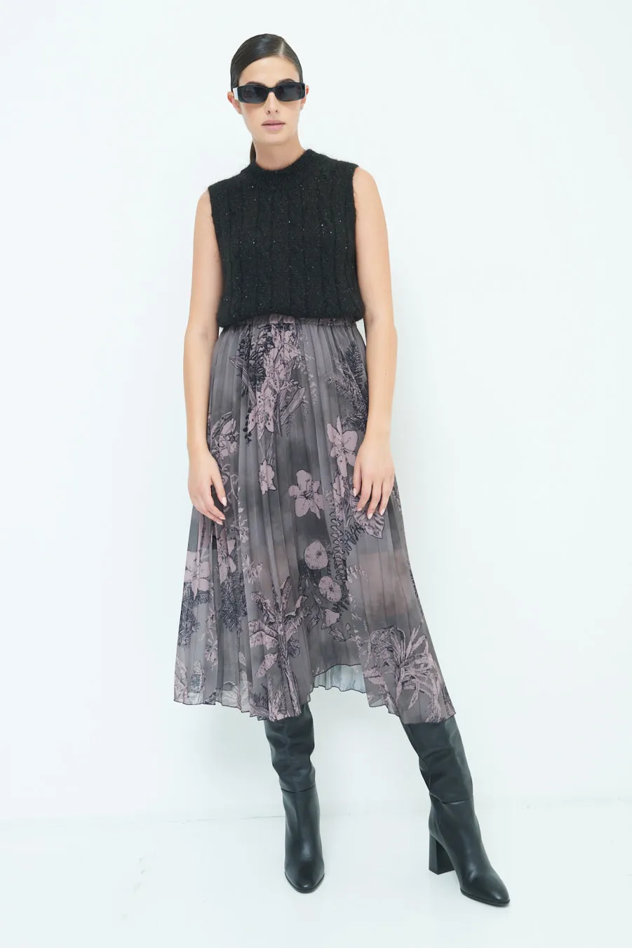 Elegant pleated skirt with floral details wholesale