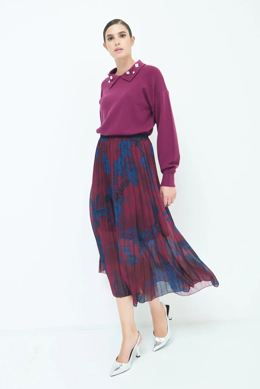 Elegant pleated skirt with floral details wholesale