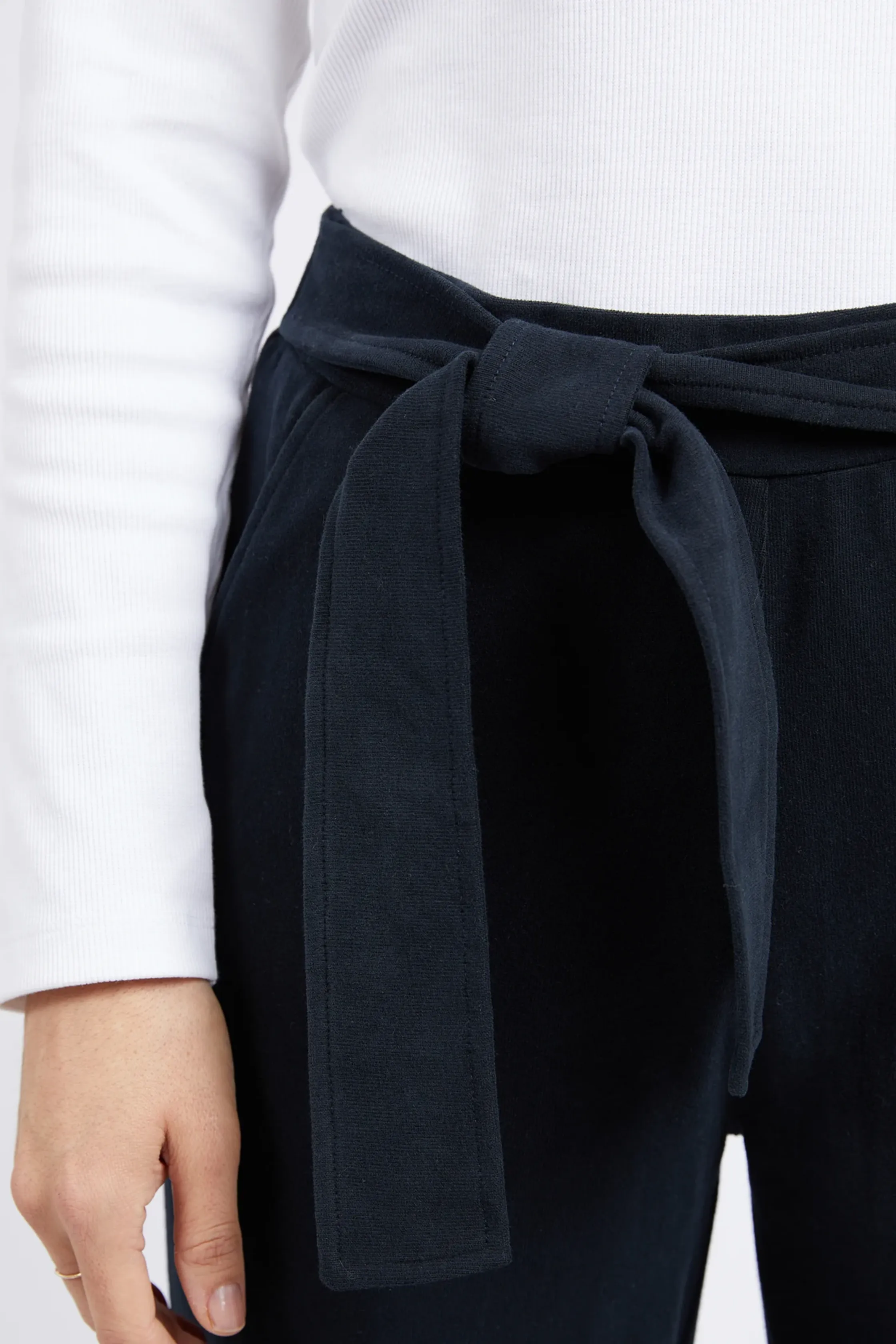 ON THE GO PANT - Black