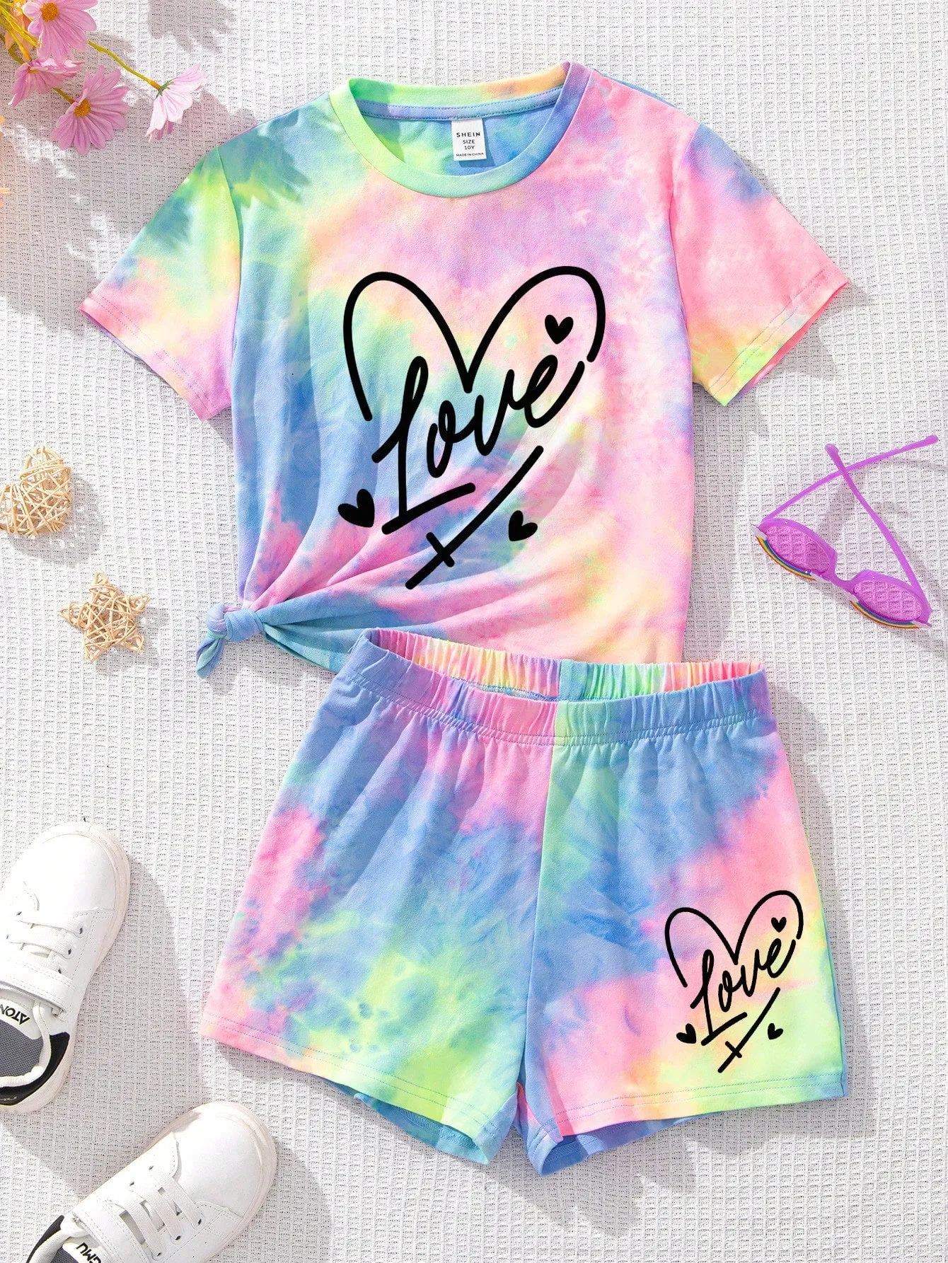 Tween Girl Casual Minimalist Smiling Face & Letter Print Short Sleeve T-Shirt And Shorts 2pcs/Set, Suitable For Summer