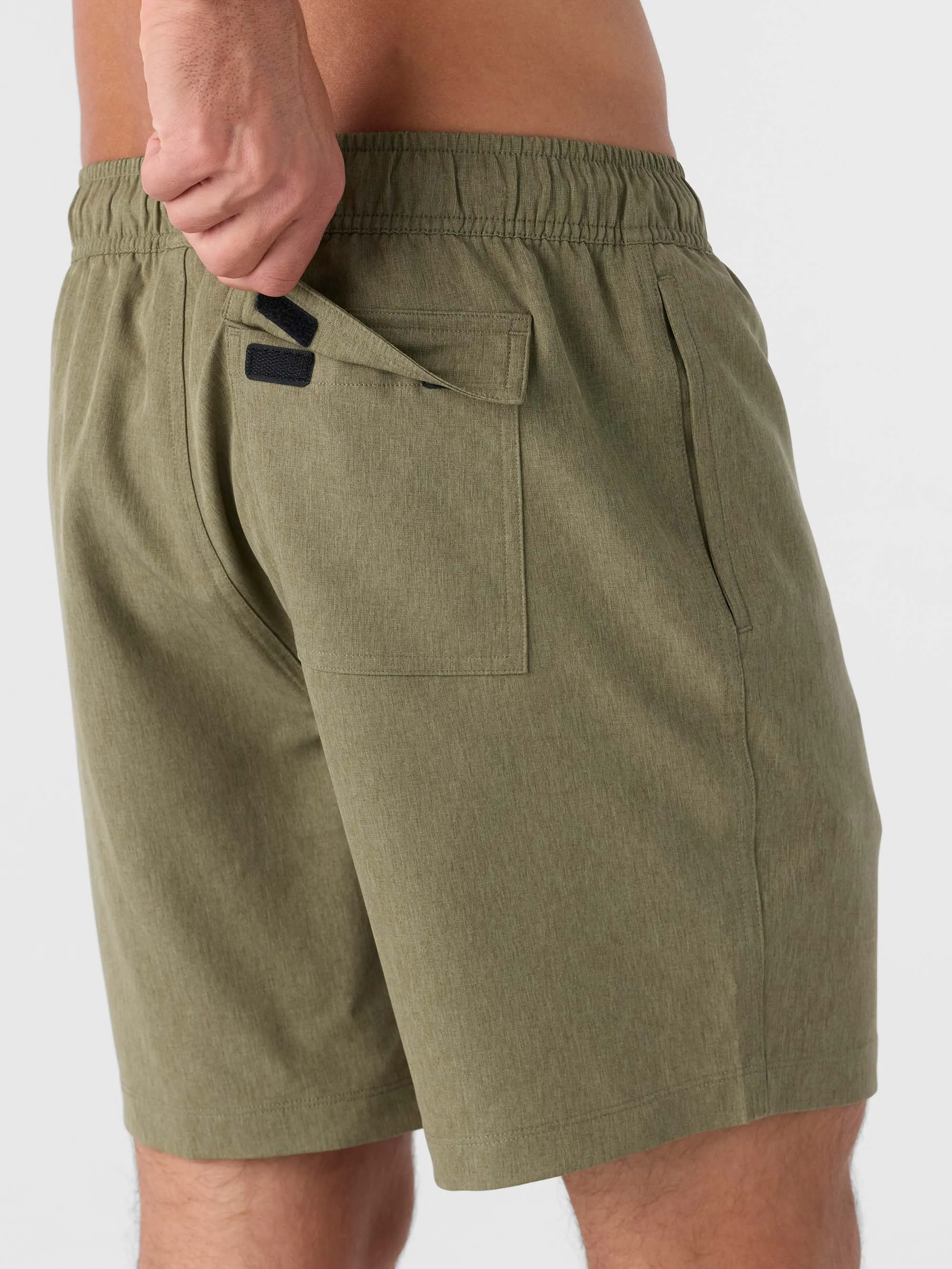 Weekend Hybrid 17" Shorts